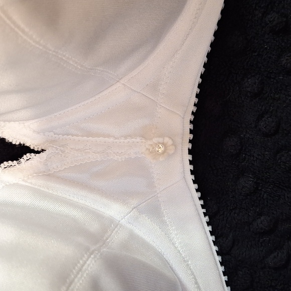 Dominique 40D white strapless under wire bra - Picture 2 of 9